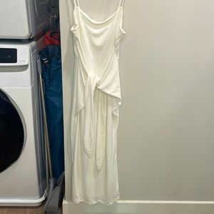 NWT! 🎉 white gorgeous midi dress!